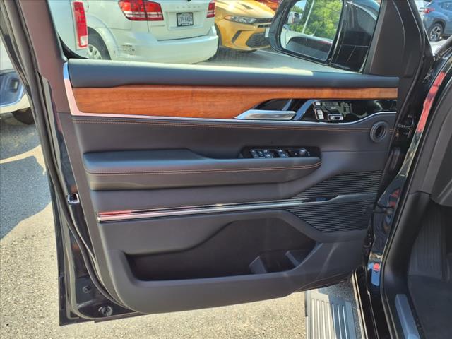 2024 Jeep Grand Wagoneer L Series III