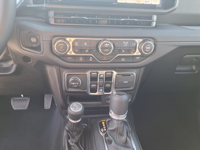 2025 Jeep Gladiator High Tide 4x4 Crew Cab 5 ft. box