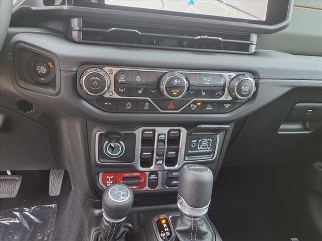 2025 Jeep Gladiator Mojave X 4x4 Crew Cab 5 ft. box