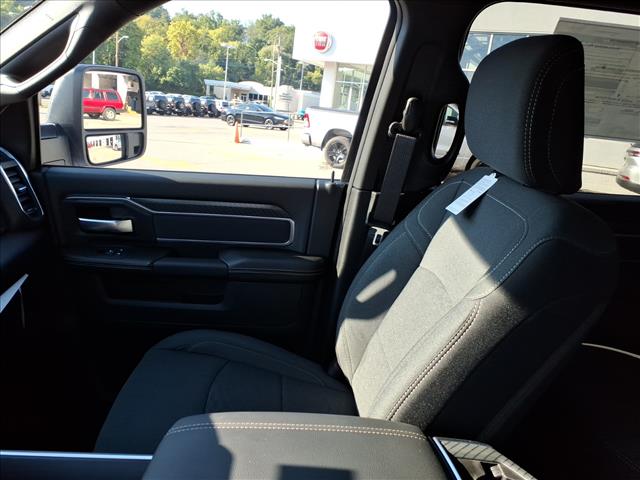 2025 RAM 2500 Big Horn 4x4 Crew Cab 6.3 ft. box 149 in. WB