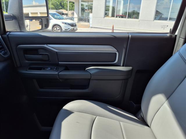 2024 RAM 2500 Tradesman 4x4 Regular Cab 8 ft. box 140.5 in. WB