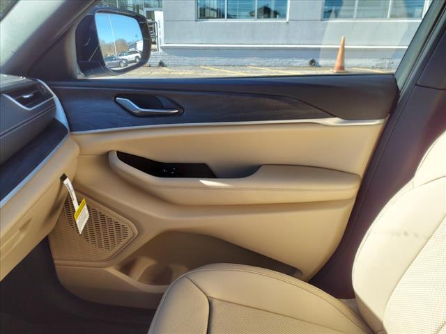 2025 Jeep Grand Cherokee L Limited 4x4