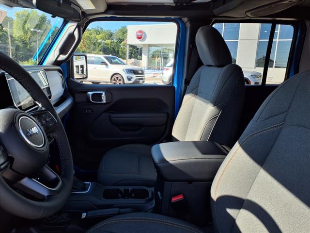 2025 Jeep Gladiator Sport S 4x4 Crew Cab 5 ft. box
