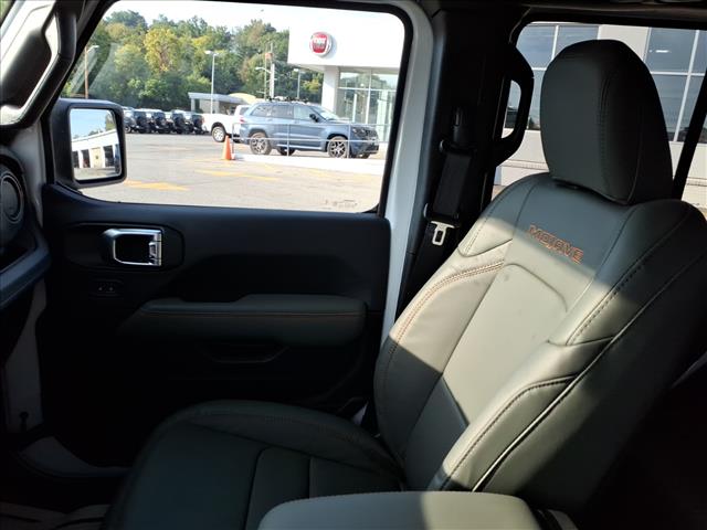 2025 Jeep Gladiator Mojave X 4x4 Crew Cab 5 ft. box