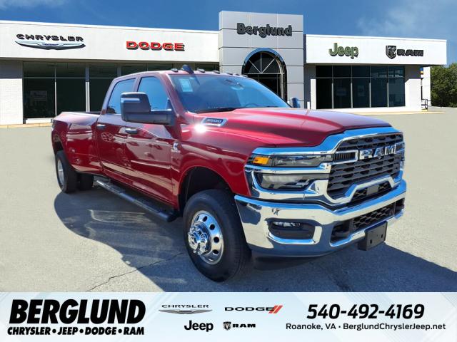 2026 RAM 3500 Tradesman 4x4 Crew Cab 8 ft. box 169.5 in. WB