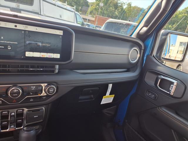2025 Jeep Gladiator High Tide 4x4 Crew Cab 5 ft. box