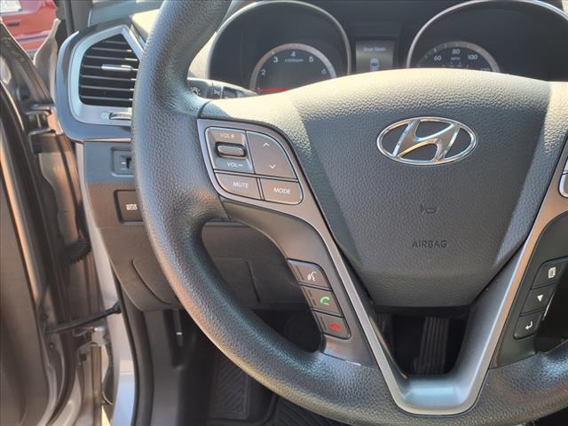 2016 Hyundai SANTA FE SE