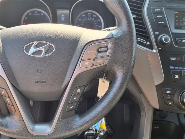 2016 Hyundai SANTA FE SE