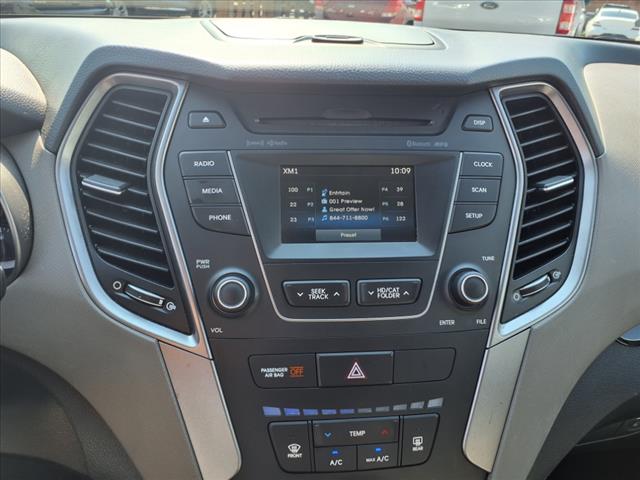 2016 Hyundai SANTA FE SE