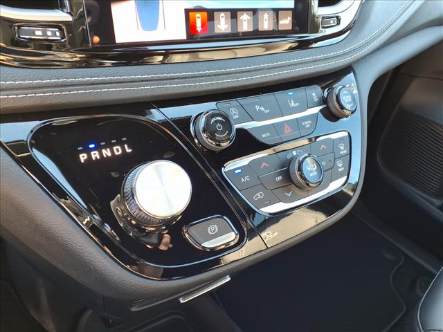 2026 Chrysler Pacifica Select Front-Wheel Drive Passenger Van
