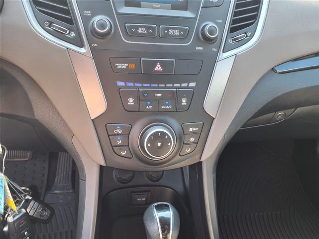 2016 Hyundai SANTA FE SE