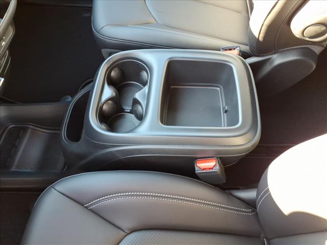 2026 Chrysler Pacifica Select Front-Wheel Drive Passenger Van