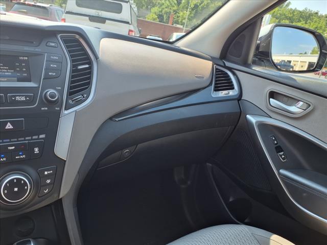 2016 Hyundai SANTA FE SE