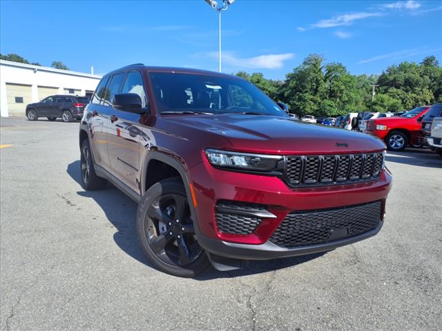 2025 Jeep Grand Cherokee Laredo 4x4