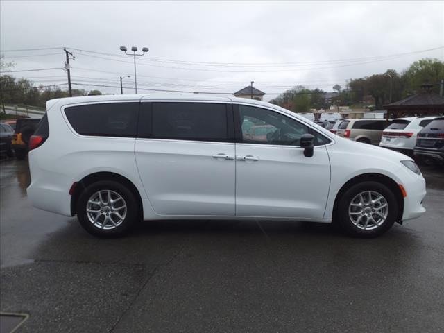 2025 Chrysler Voyager LX Passenger Van