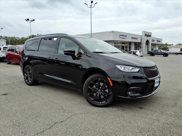 2026 Chrysler Pacifica Limited All-Wheel Drive Passenger Van