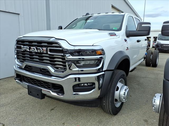 2026 RAM 5500 Chassis Tradesman/Big Horn 4x4 Crew Cab 197.4 in. WB