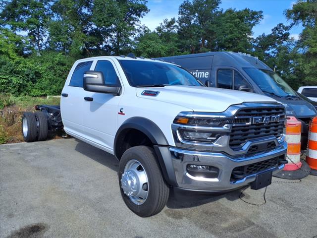 2025 RAM 5500 Chassis Tradesman/Big Horn 4x4 Crew Cab 197.4 in. WB