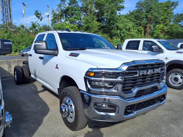2025 RAM 3500 Tradesman/Big Horn 4x4 Crew Cab 172.4 in. WB