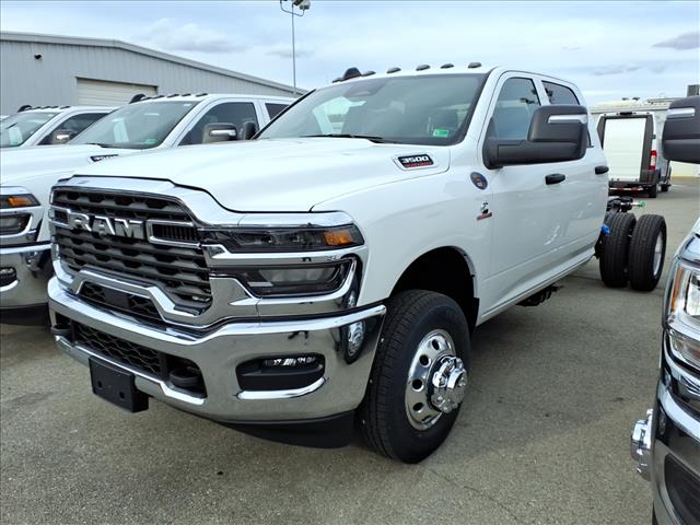 2026 RAM 3500 Tradesman/Big Horn 4x4 Crew Cab 172.4 in. WB