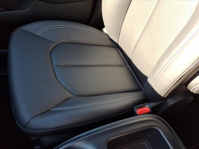 2026 Chrysler Pacifica Select Front-Wheel Drive Passenger Van