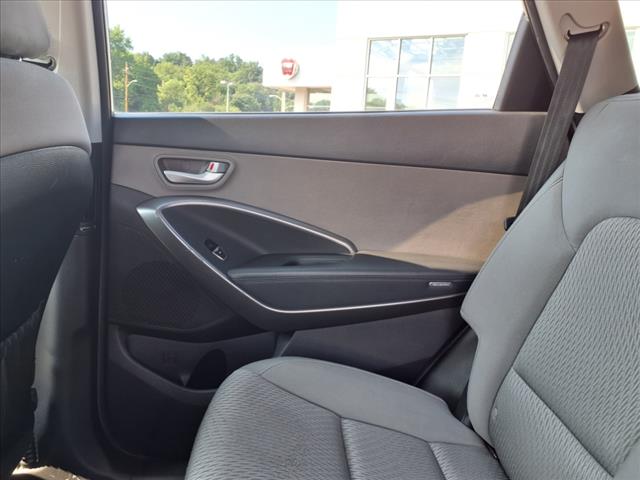 2016 Hyundai SANTA FE SE