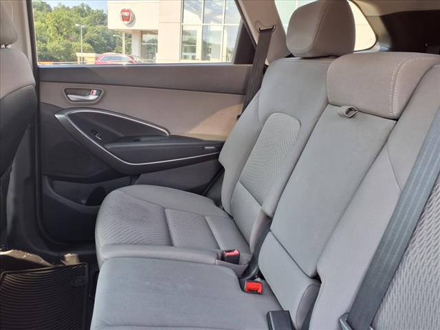 2016 Hyundai SANTA FE SE