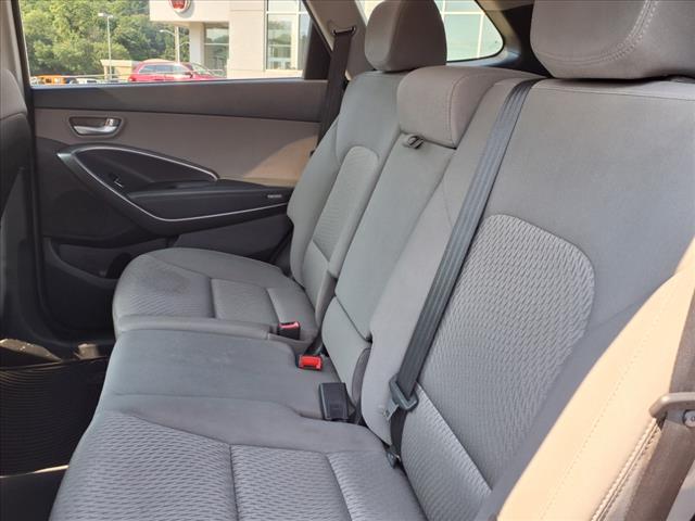2016 Hyundai SANTA FE SE