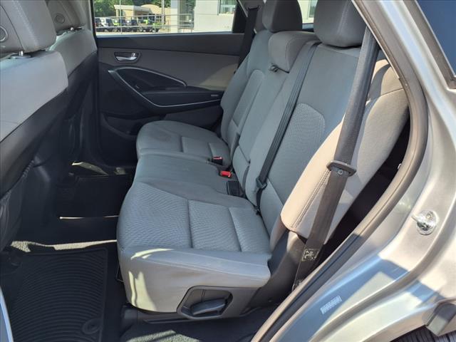 2016 Hyundai SANTA FE SE
