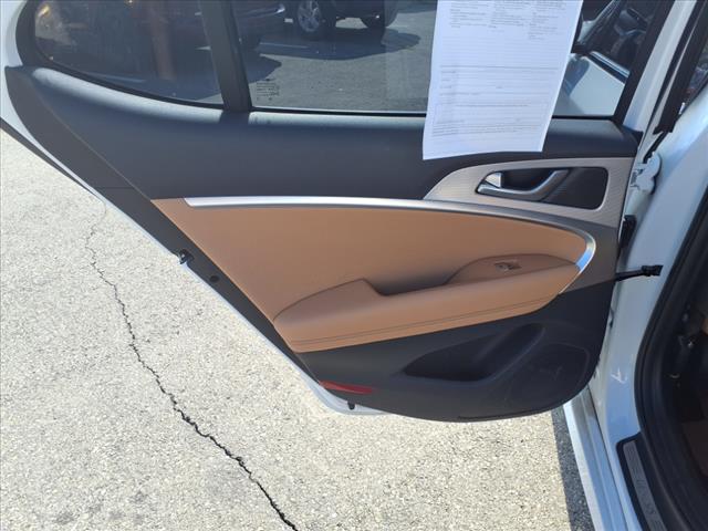2022 Genesis G70 2.0T