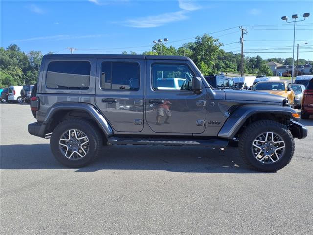 2025 Jeep Wrangler Sahara 4x4