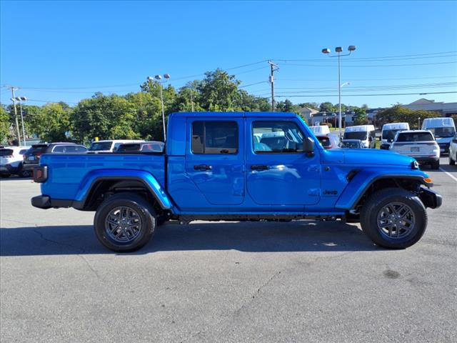 2025 Jeep Gladiator Sport S 4x4 Crew Cab 5 ft. box