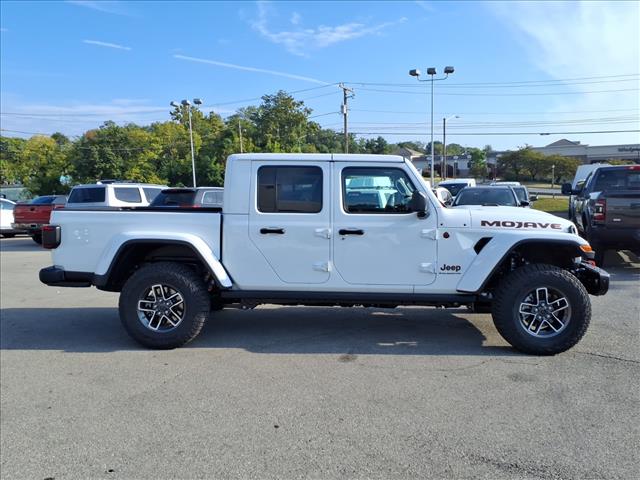 2025 Jeep Gladiator Mojave X 4x4 Crew Cab 5 ft. box