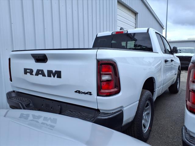 2025 RAM 1500 Tradesman 4x4 Quad Cab 140.5 in. WB