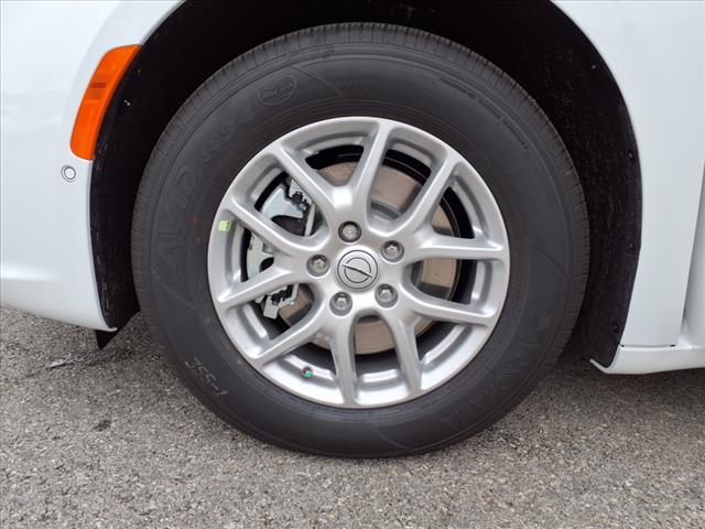 2025 Chrysler Pacifica Select Front-Wheel Drive Passenger Van