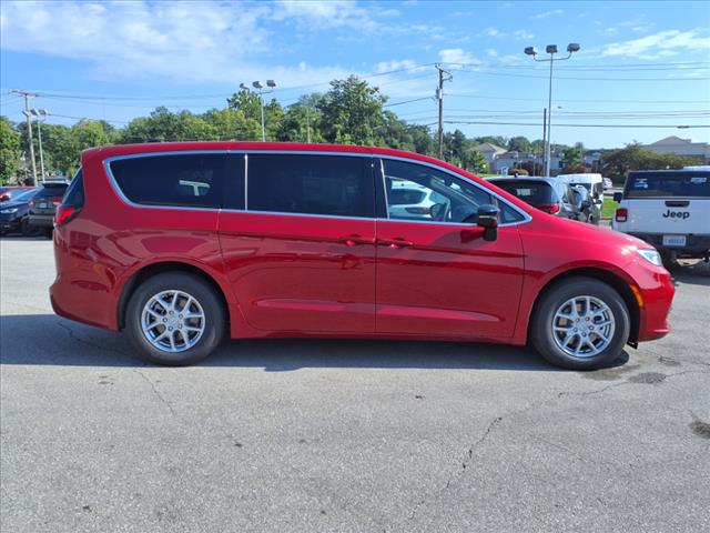 2026 Chrysler Pacifica Select Front-Wheel Drive Passenger