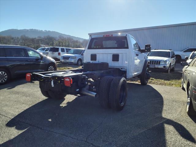 2024 RAM 5500 Chassis Tradesman/SLT 4x4 Regular Cab 144.5 in. WB