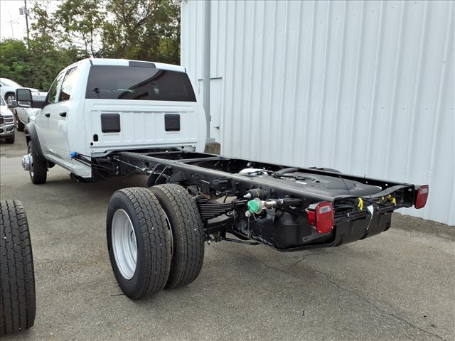 2026 RAM 5500 Chassis Tradesman/Big Horn 4x4 Crew Cab 197.4 in. WB