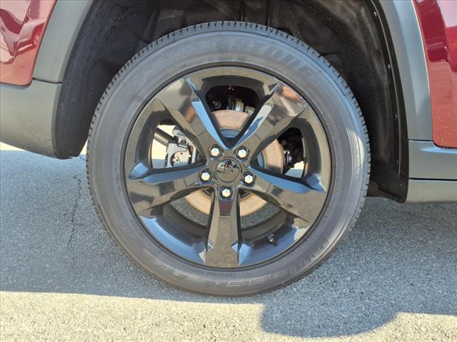 2025 Jeep Grand Cherokee Laredo 4x4