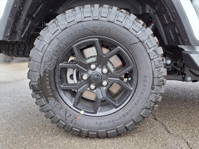 2025 Jeep Gladiator High Tide 4x4 Crew Cab 5 ft. box