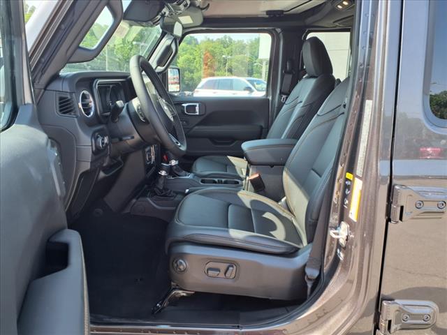 2025 Jeep Gladiator High Tide 4x4 Crew Cab 5 ft. box