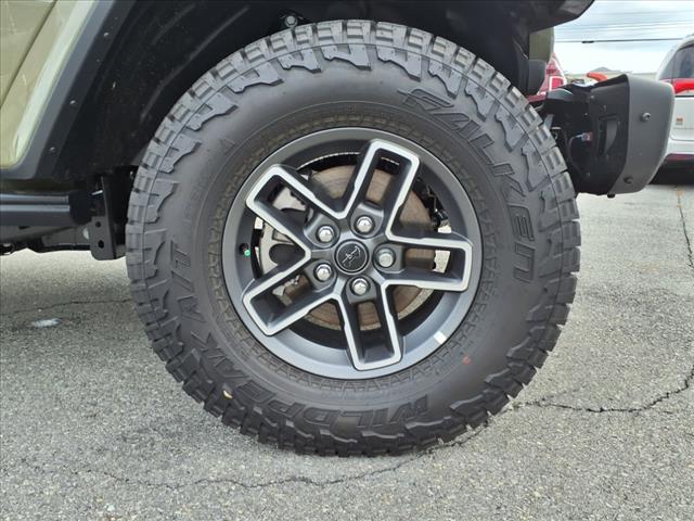 2025 Jeep Gladiator Mojave X 4x4 Crew Cab 5 ft. box