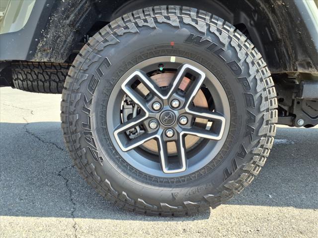 2025 Jeep Gladiator Mojave X 4x4 Crew Cab 5 ft. box