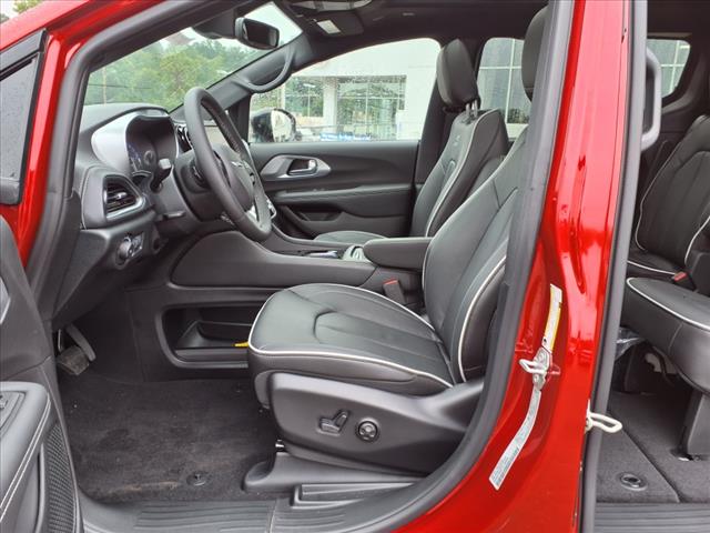 2026 Chrysler Pacifica Limited Front-Wheel Drive Passenger Van