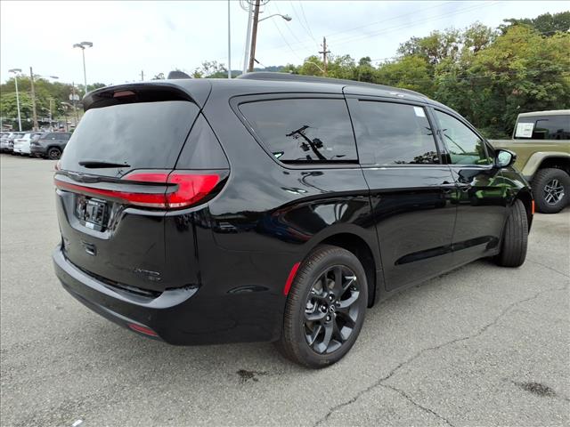 2026 Chrysler Pacifica Limited All-Wheel Drive Passenger Van
