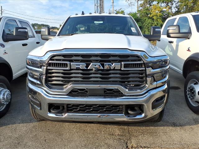 2026 RAM 5500 Chassis Tradesman/Big Horn 4x4 Crew Cab 197.4 in. WB