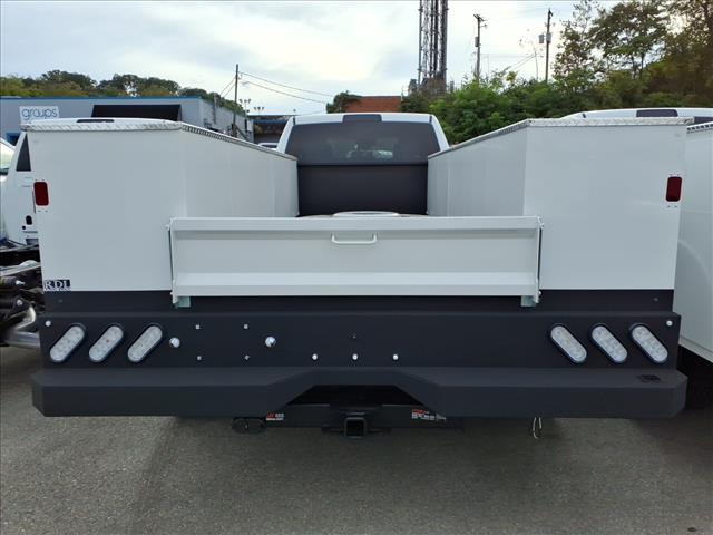 2025 RAM 5500 Chassis Tradesman/Big Horn 4x4 Crew Cab 197.4 in. WB