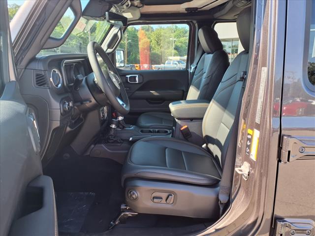 2025 Jeep Wrangler Sahara 4x4