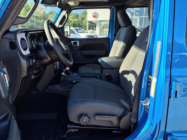 2025 Jeep Gladiator Sport S 4x4 Crew Cab 5 ft. box