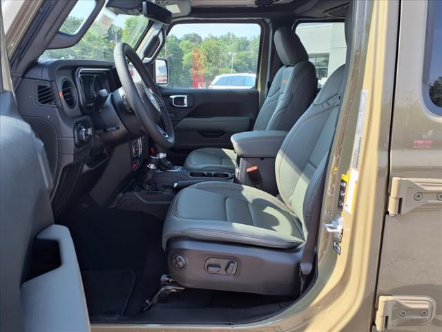 2025 Jeep Gladiator Mojave X 4x4 Crew Cab 5 ft. box